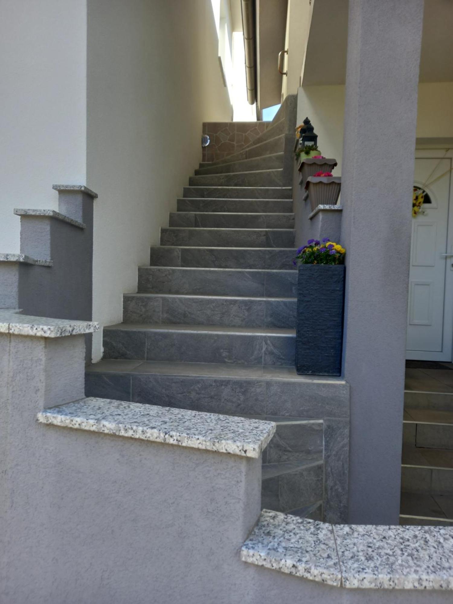 Apartment Zorec Maribor Bagian luar foto